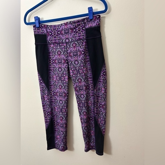ATHLETA Womens Chaturanga Tapestry Mixed Print High Rise Cropped Leggings Size M - Picture 4 of 14